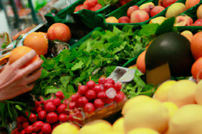 Top Tips for Maintaining a Healthy Diet While Traveling: A Comprehensive Guide